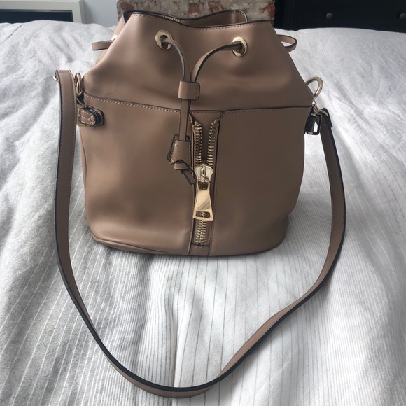 Zara Handbags - Zara Basic Zipper Drawstring Bucket Bag